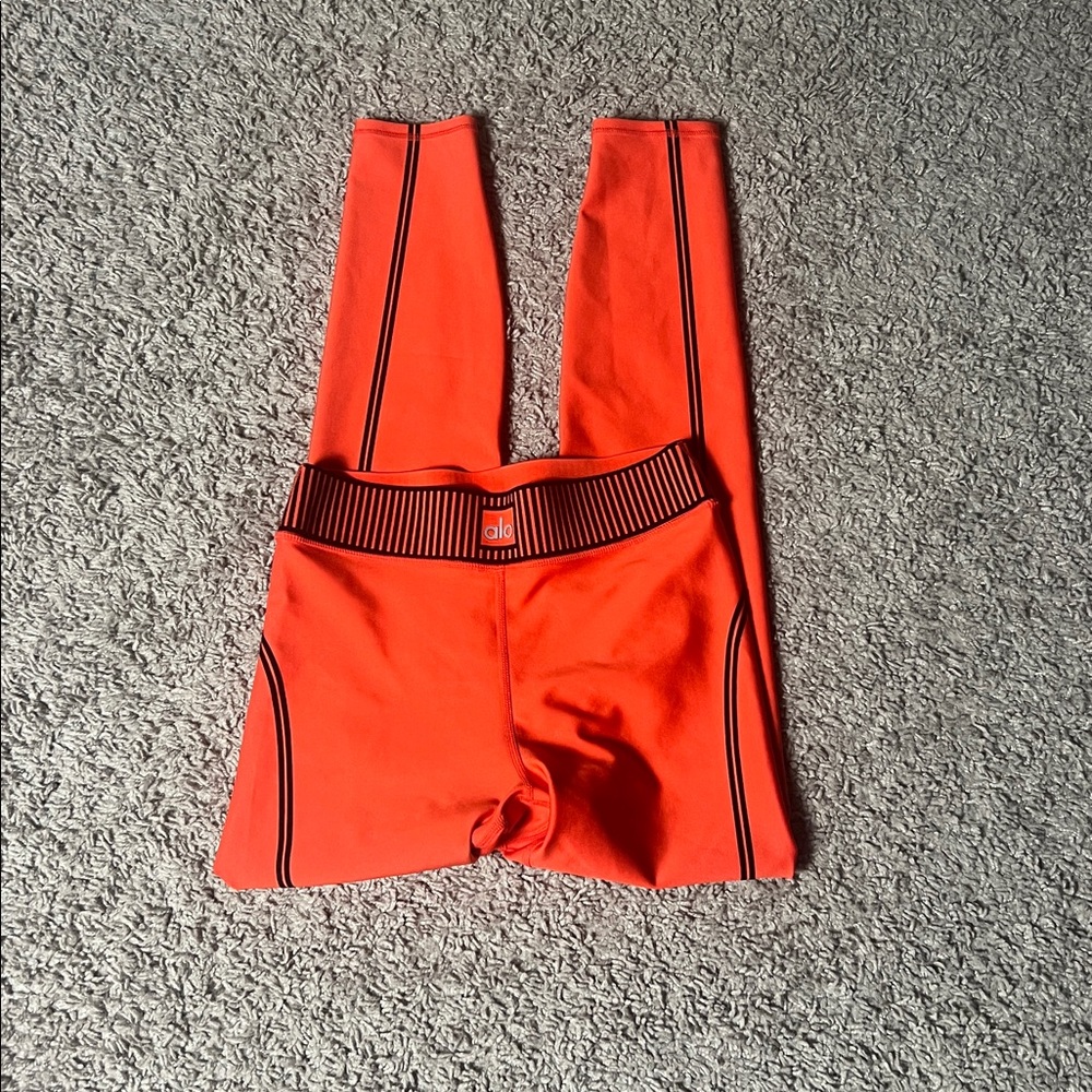 Red hot summer alo 7/8 high waist airlift line up leggings